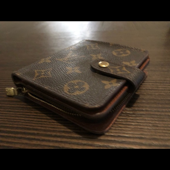 Authentic Louis Vuitton Billfold Wallet - Picture 6 of 7